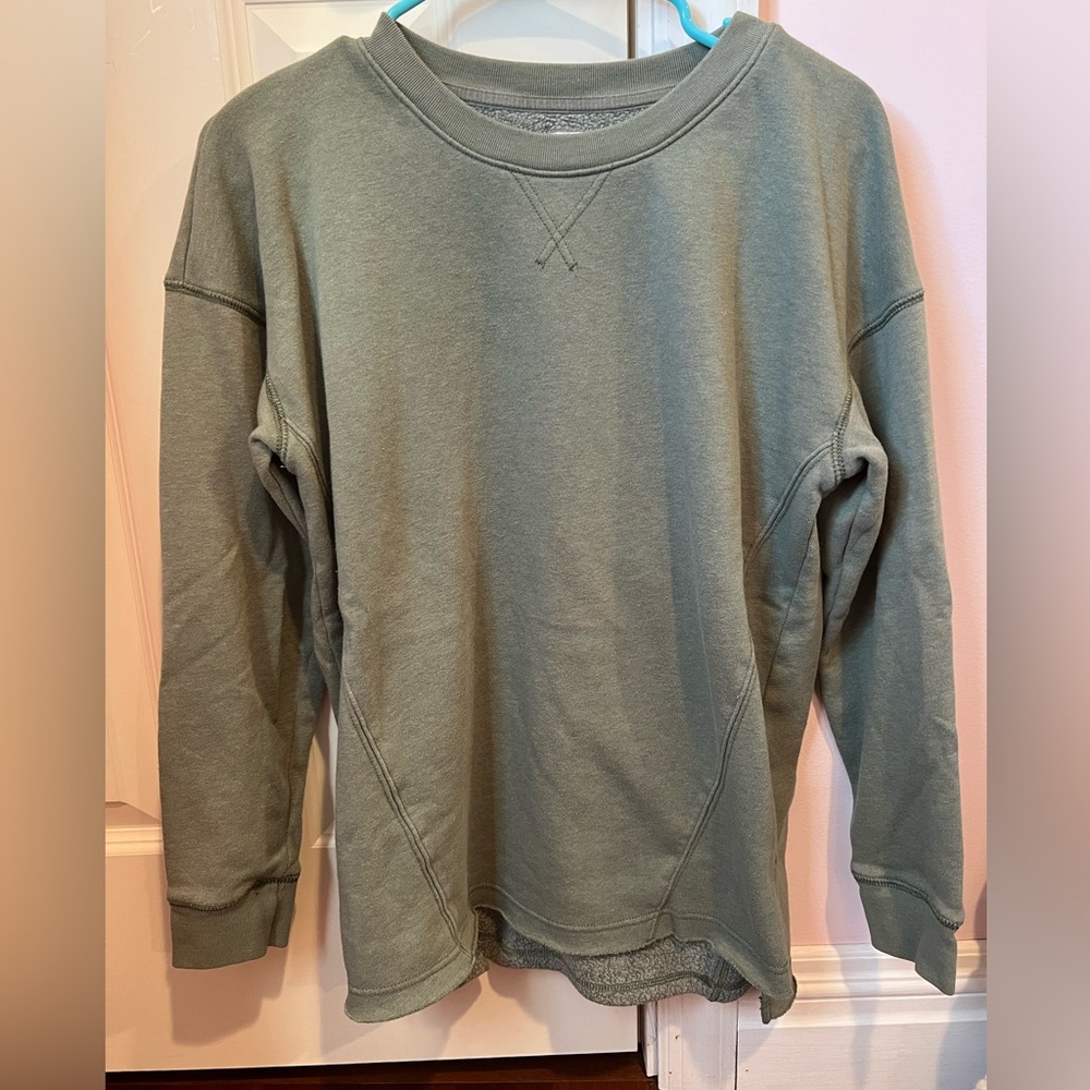 American Eagle soft crewneck sweatshirt